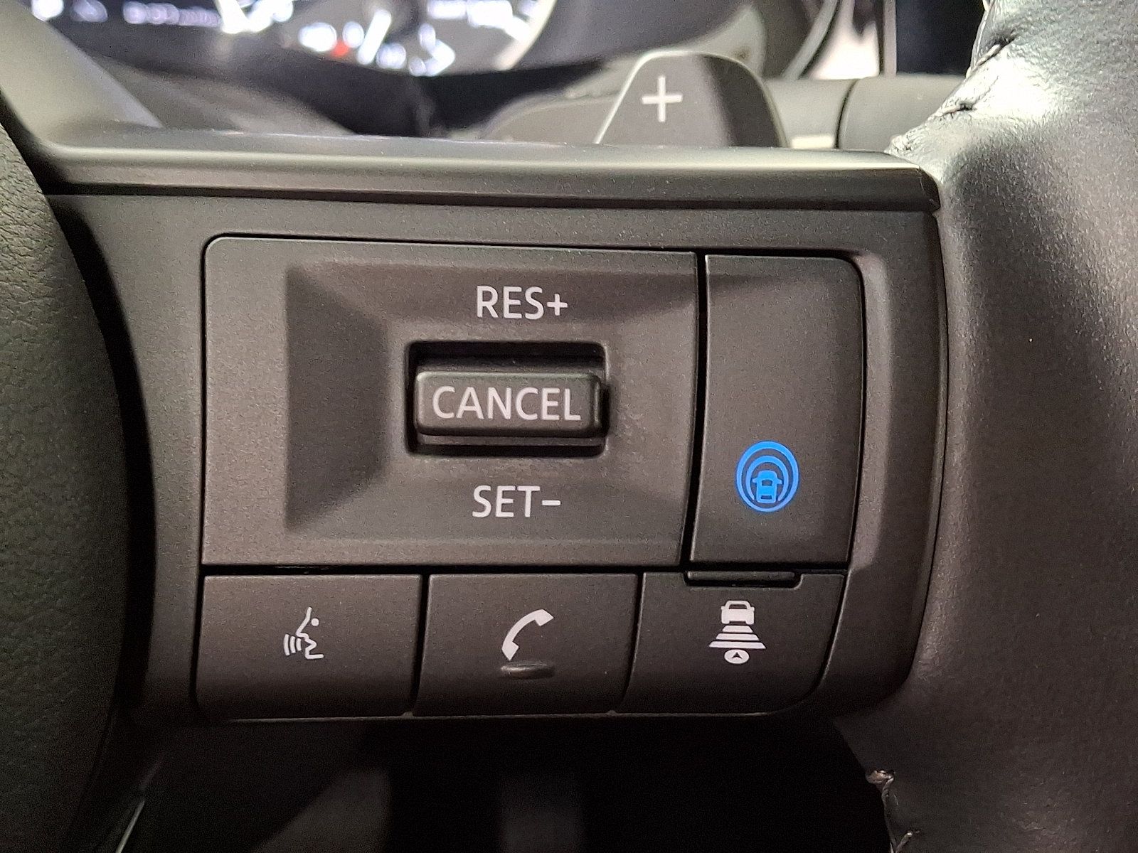 Used 2024 Nissan Pathfinder SV w/ Black Appearance Package AWD/4WD image 22
