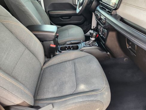 Used 2024 Jeep Wrangler Unlimited Sahara AWD/4WD image 14