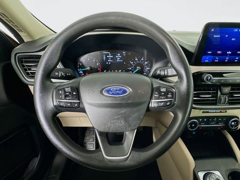 Used 2020 Ford Escape SE image 11