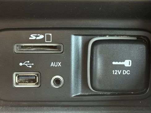 Used 2016 Jeep Cherokee Limited AWD/4WD image 38