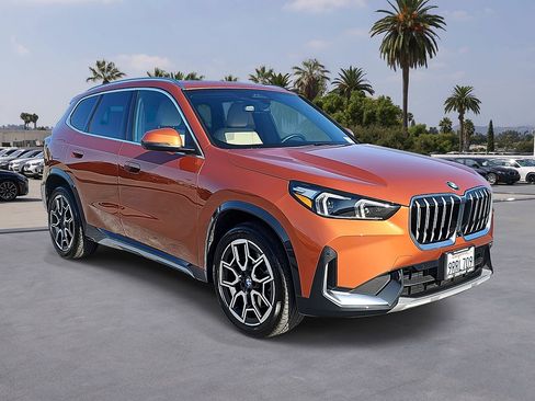 Used 2025 BMW X1 xDrive28i w/ Technology Package AWD/4WD image 3