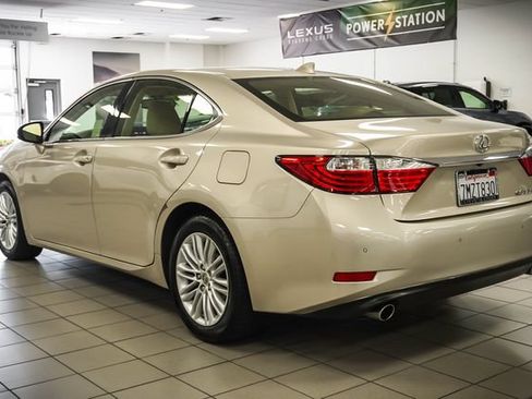 Used 2015 Lexus ES 350 w/ Premium Package FWD image 8