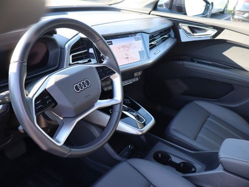 Used 2023 Audi Q4 e-tron Premium Plus w/ Premium Plus image 9
