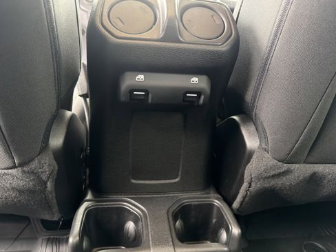 Used 2022 Jeep Wrangler Unlimited Sport image 26