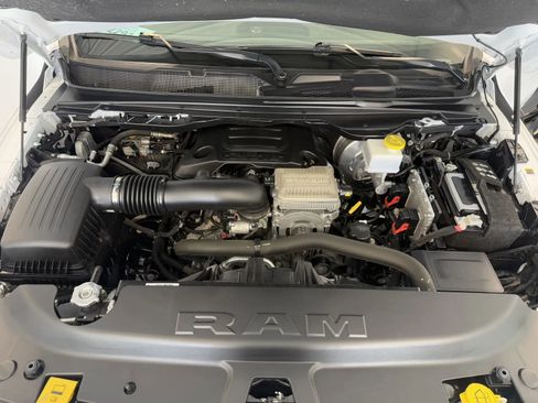 Used 2022 RAM 1500 Laramie AWD/4WD image 48
