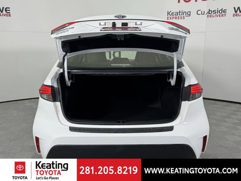 Used 2024 Toyota Corolla XLE image 17