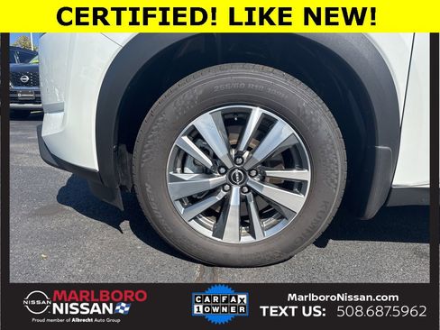 Certified 2025 Nissan Pathfinder SL image 11
