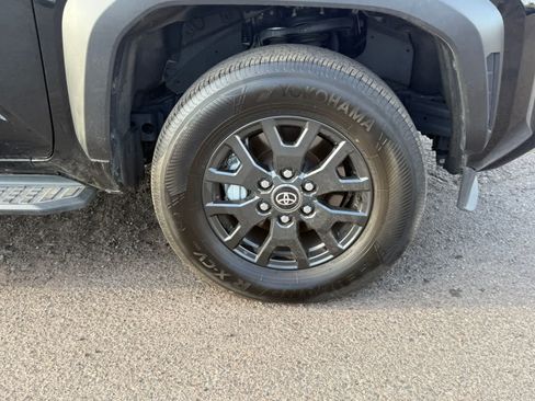 Used 2025 Toyota 4Runner SR5 AWD/4WD image 7