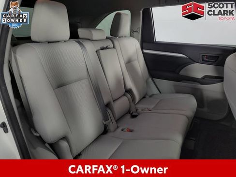 Used 2017 Toyota Highlander LE FWD image 16