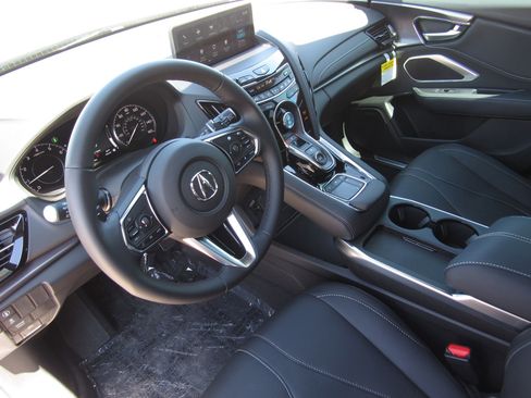 New 2025 Acura RDX SH-AWD image 18