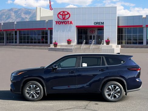 New 2026 Toyota Highlander XLE image 5