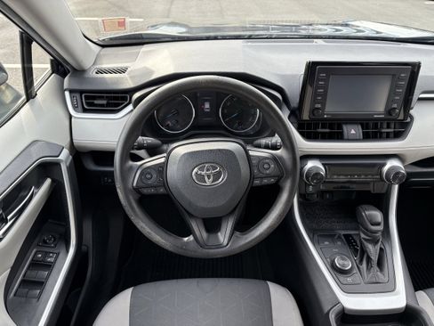 Used 2021 Toyota RAV4 XLE image 14