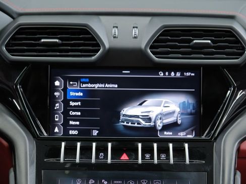 Used 2022 Lamborghini Urus image 64
