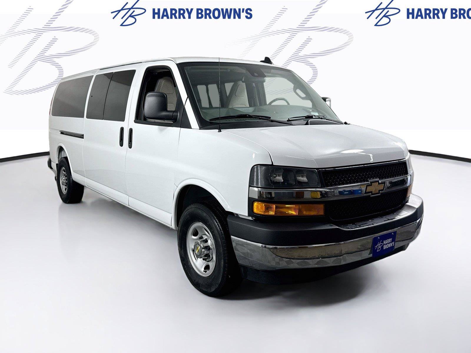 Used 2025 Chevrolet Express 3500 LT w/ LT Preferred Equipment Group RWD image 23
