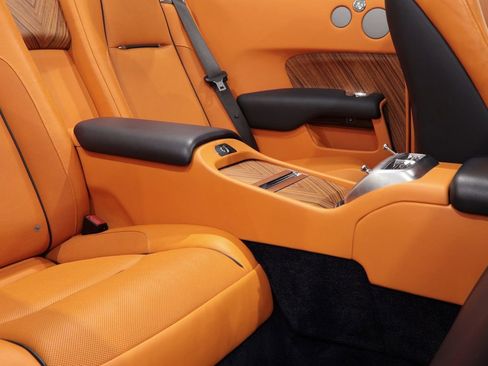 Used 2017 Rolls-Royce Dawn image 37