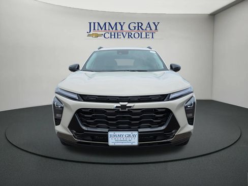 New 2026 Chevrolet Trax ACTIV w/ Sunroof Package FWD image 8