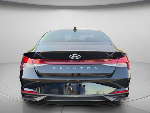 Certified 2023 Hyundai Elantra SEL w/ Convenience Package image 5