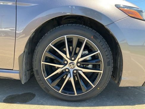 Used 2023 Toyota Camry SE FWD image 10