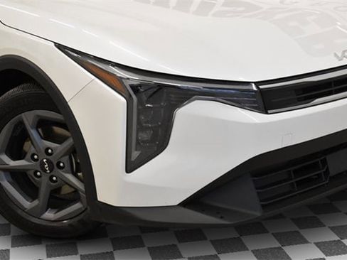 Used 2025 Kia K4 image 15