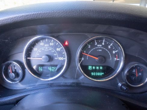 Used 2018 Jeep Wrangler Unlimited Sahara w/ Max Tow Package image 13