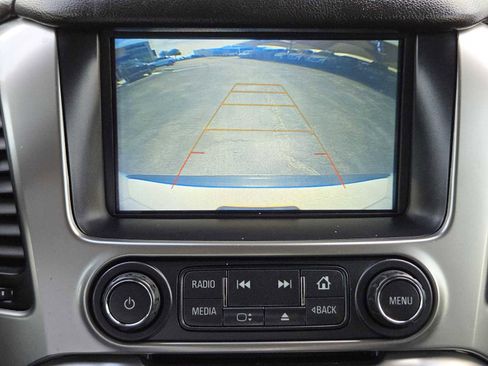 Used 2019 Chevrolet Tahoe LT w/ Luxury Package AWD/4WD image 18