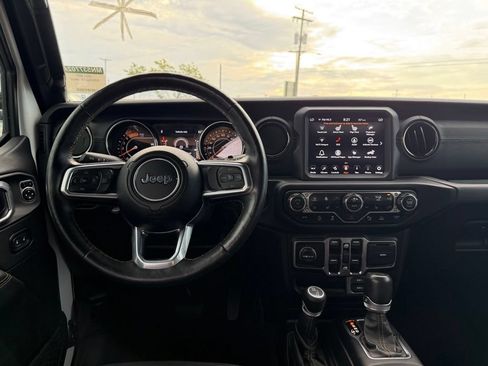 Used 2021 Jeep Wrangler Unlimited Sahara AWD/4WD image 16