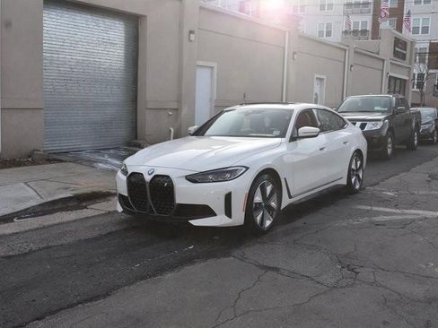 Used 2023 BMW i4 eDrive35 w/ Premium Package image 2
