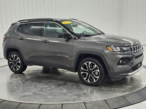 Used 2024 Jeep Compass Limited image 7