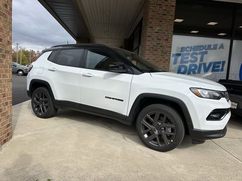 New 2026 Jeep Compass Limited image 19