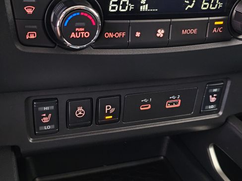 Used 2022 Nissan Frontier SV w/ SV Premium Package RWD image 40