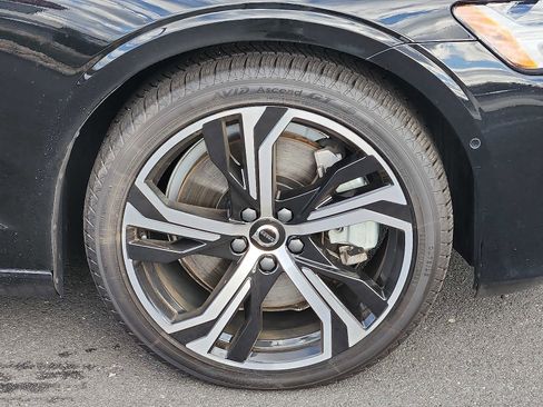 Certified 2023 Volvo S60 T8 Plus image 8