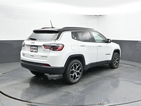 Used 2025 Jeep Compass Limited AWD/4WD image 11