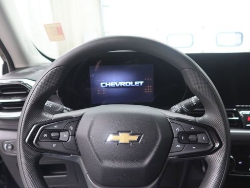Used 2025 Chevrolet TrailBlazer LT AWD/4WD image 19
