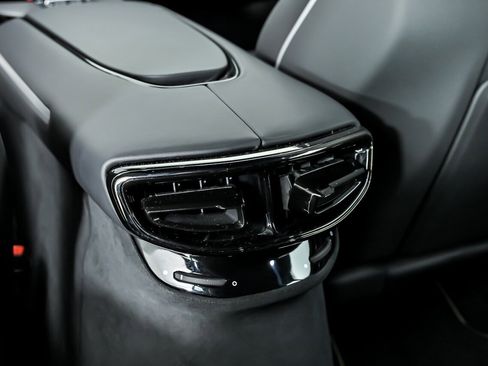 Used 2025 Ferrari Purosangue image 32