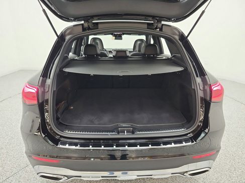 Used 2026 Mercedes-Benz GLC 300 image 28