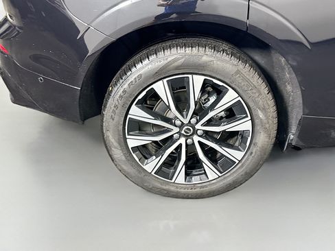 Used 2025 Volvo XC60 B5 Plus AWD/4WD image 33
