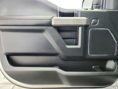 Used 2019 Ford F150 Platinum w/ Equipment Group 701A Luxury AWD/4WD image 26