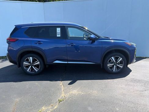 Used 2023 Nissan Rogue Platinum AWD/4WD image 2