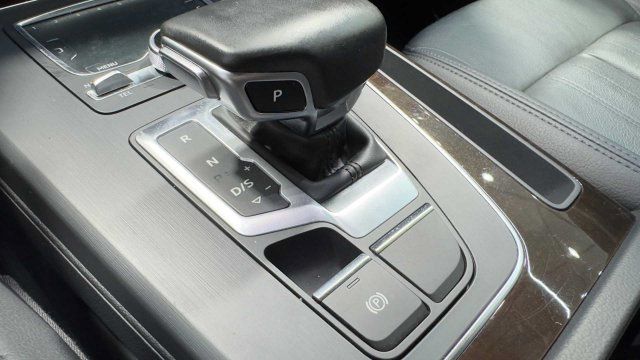 Used 2018 Audi Q5 2.0T Premium AWD/4WD image 25
