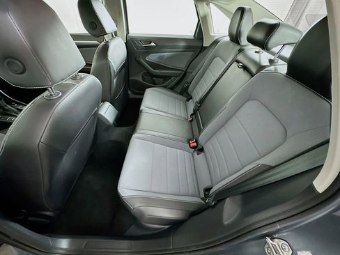 Used 2025 Volkswagen Jetta SE image 28