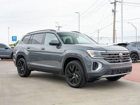 New 2026 Volkswagen Atlas SE FWD image 8