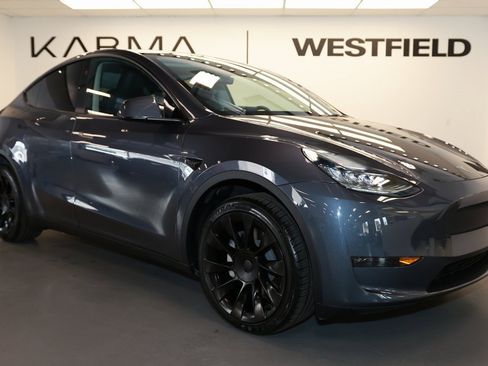 Used 2023 Tesla Model Y Long Range image 9