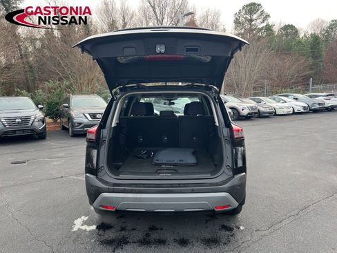 Used 2023 Nissan Rogue SV image 32