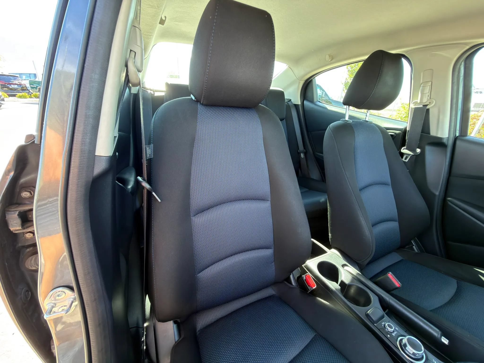 Used 2019 Toyota Yaris LE FWD image 5