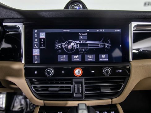 Used 2023 Porsche Macan S image 18