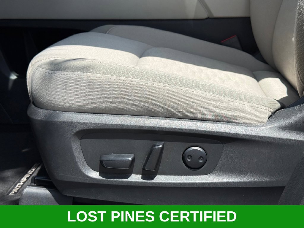 Used 2024 Nissan Pathfinder SV FWD image 10