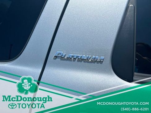 Used 2016 Toyota Sequoia Platinum AWD/4WD image 28