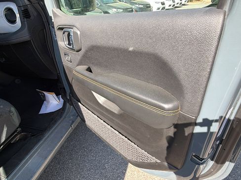 Used 2025 Jeep Wrangler Sahara w/ Safety Group image 18