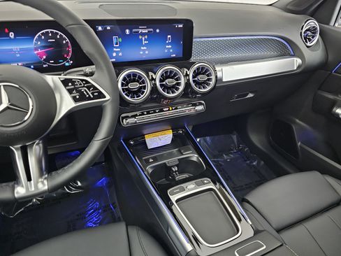 New 2026 Mercedes-Benz GLB 250 4MATIC image 36