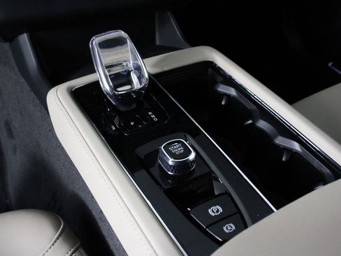 New 2026 Volvo XC90 T8 Plus image 7